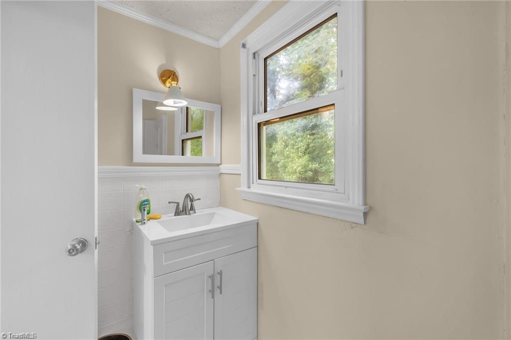 905 Mint Avenue High Point, NC 27260 - Photo 18 of 23 Gallery Image 18