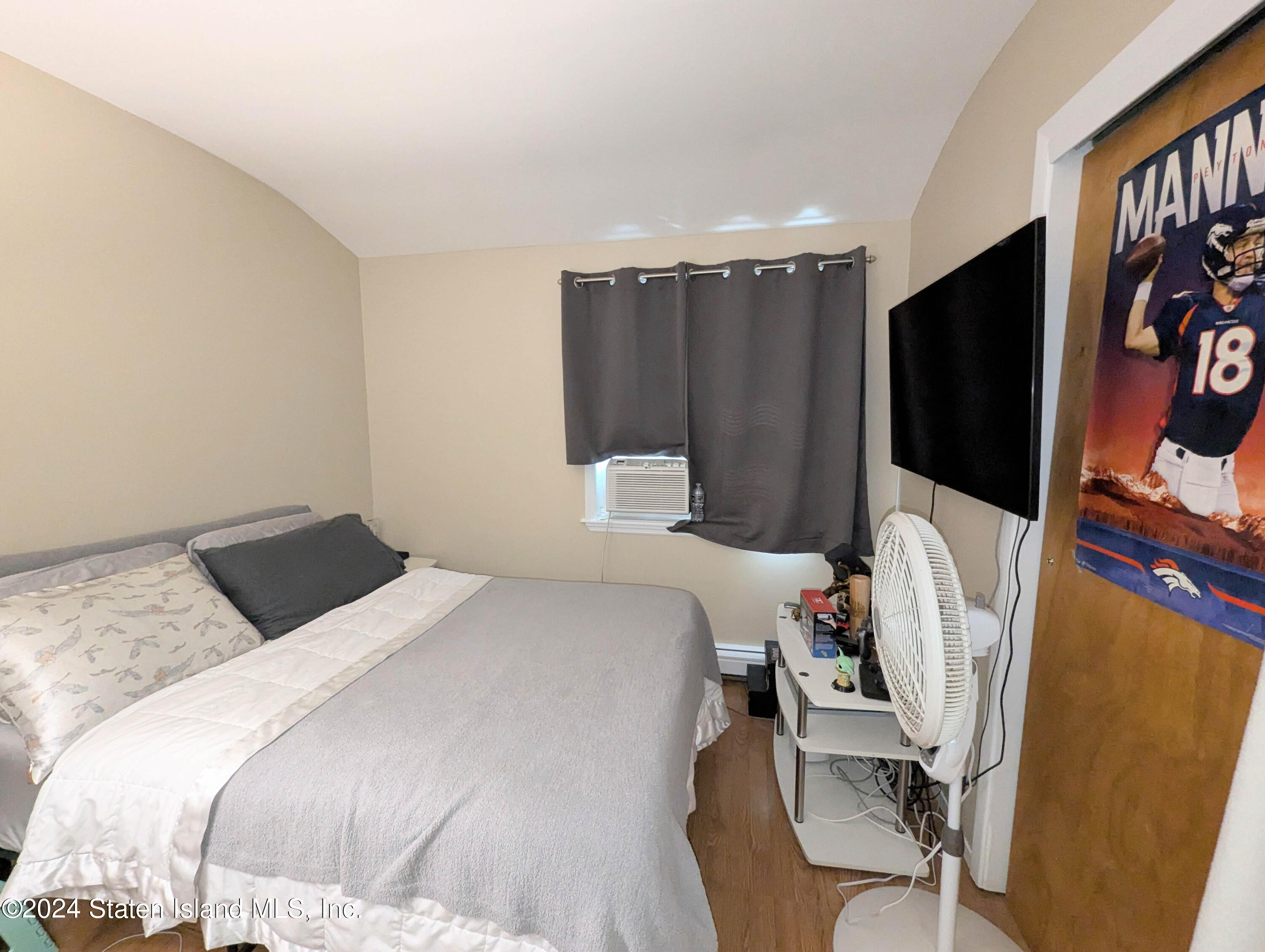 149 Robin Road Staten Island, NY 10305 - Photo 14 of 17 20240618-PXL_20240618_194905187.RAW-01.C