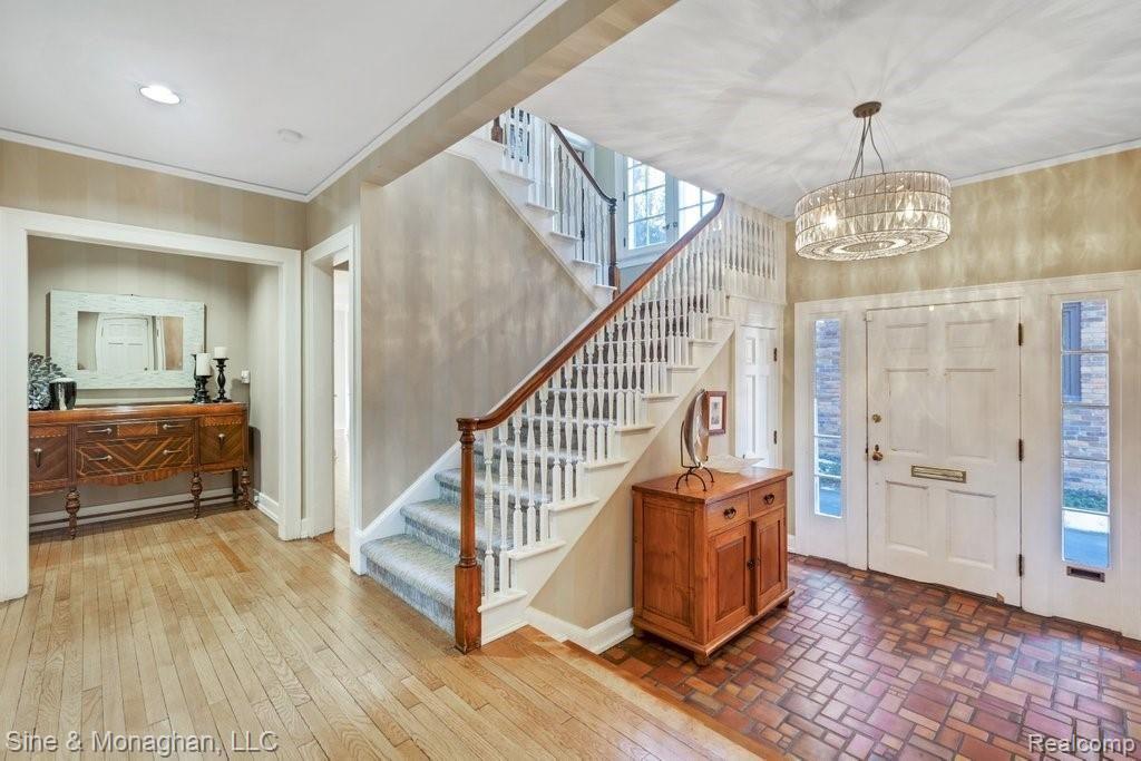 97 Moran Road Grosse Pointe Farms, MI 48236 - Photo 5 of 57