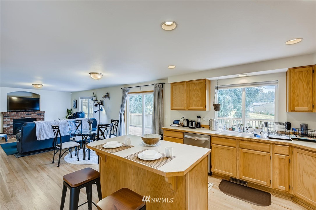 425 South 53rd Place Renton, WA 98055 - Photo 8 of 28 Gallery Image 8