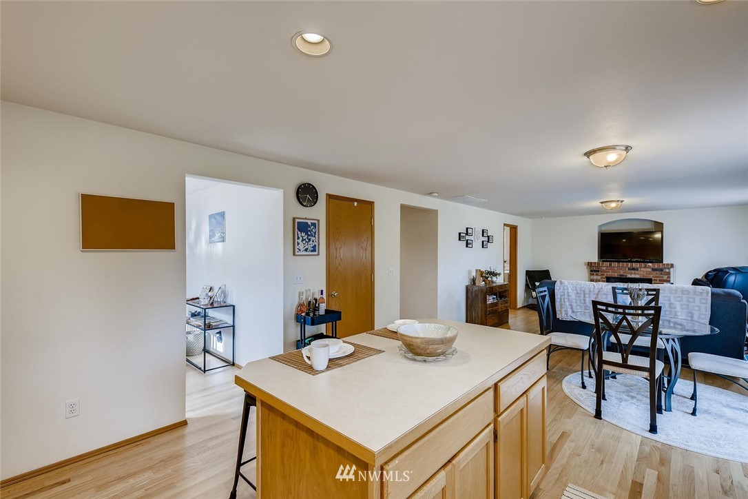 425 South 53rd Place Renton, WA 98055 - Photo 10 of 28 Gallery Image 10