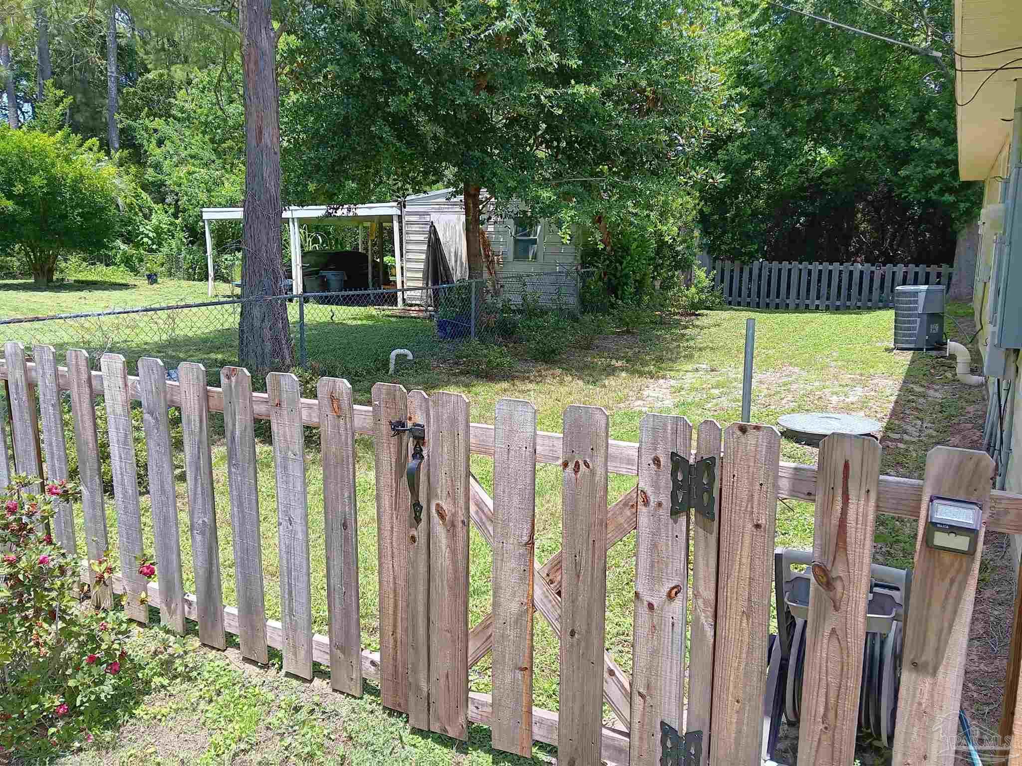 8524 Laredo Street Navarre, FL 32566 - Photo 32 of 38