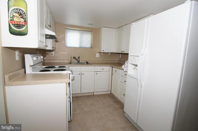 1542 Chain Bridge Road McLean, VA 22101 - Photo 15 of 22 Full kitchen on lower level
