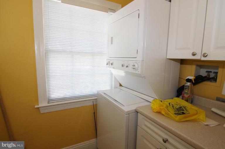 1542 Chain Bridge Road McLean, VA 22101 - Photo 6 of 22 Laundry room