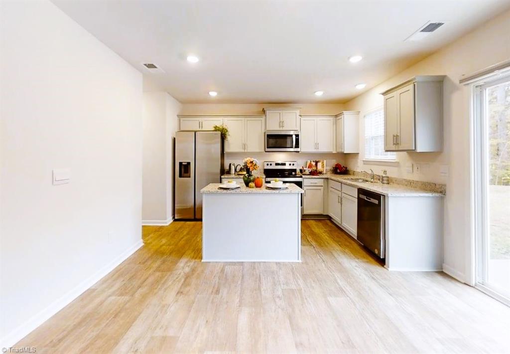 6801 Capstone Court Rural Hall, NC 27045 - Photo 7 of 38