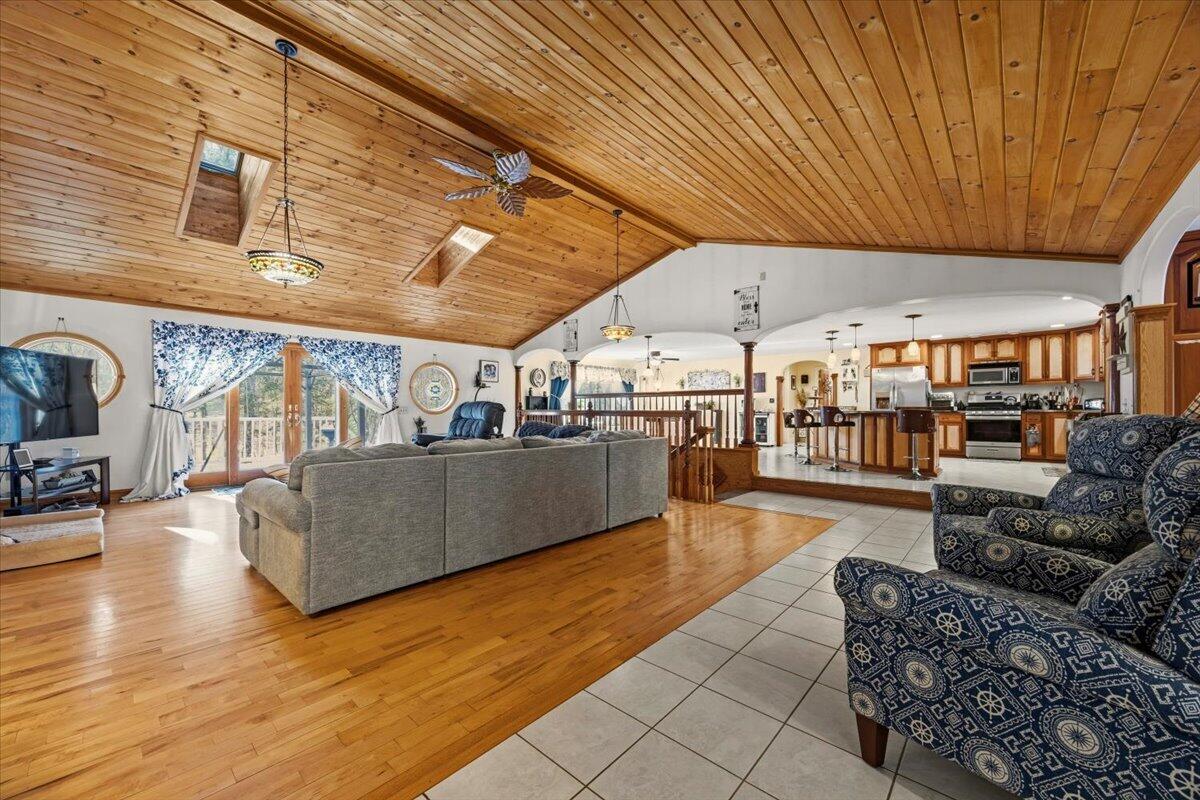 26 Old Country Way Limerick, ME 04048 - Photo 4 of 45 Living room