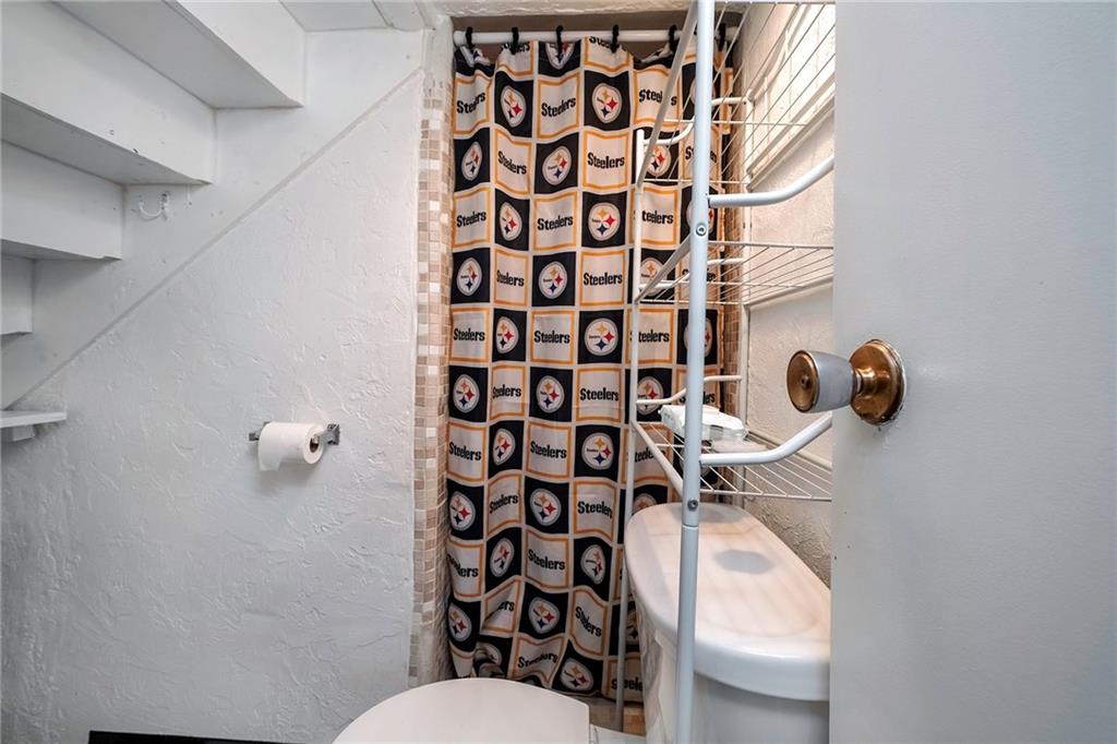 1800 Devonshire Road Coraopolis, PA 15108 - Photo 20 of 24 Gallery Image 20