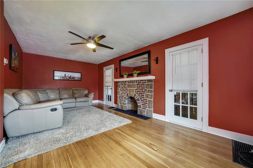 1800 Devonshire Road Coraopolis, PA 15108 - Photo 3 of 24 Gallery Image 3