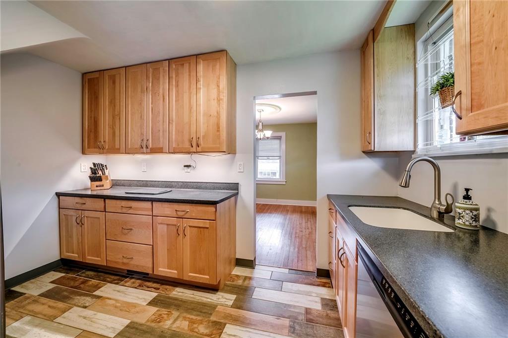 1800 Devonshire Road Coraopolis, PA 15108 - Photo 8 of 24 Gallery Image 8