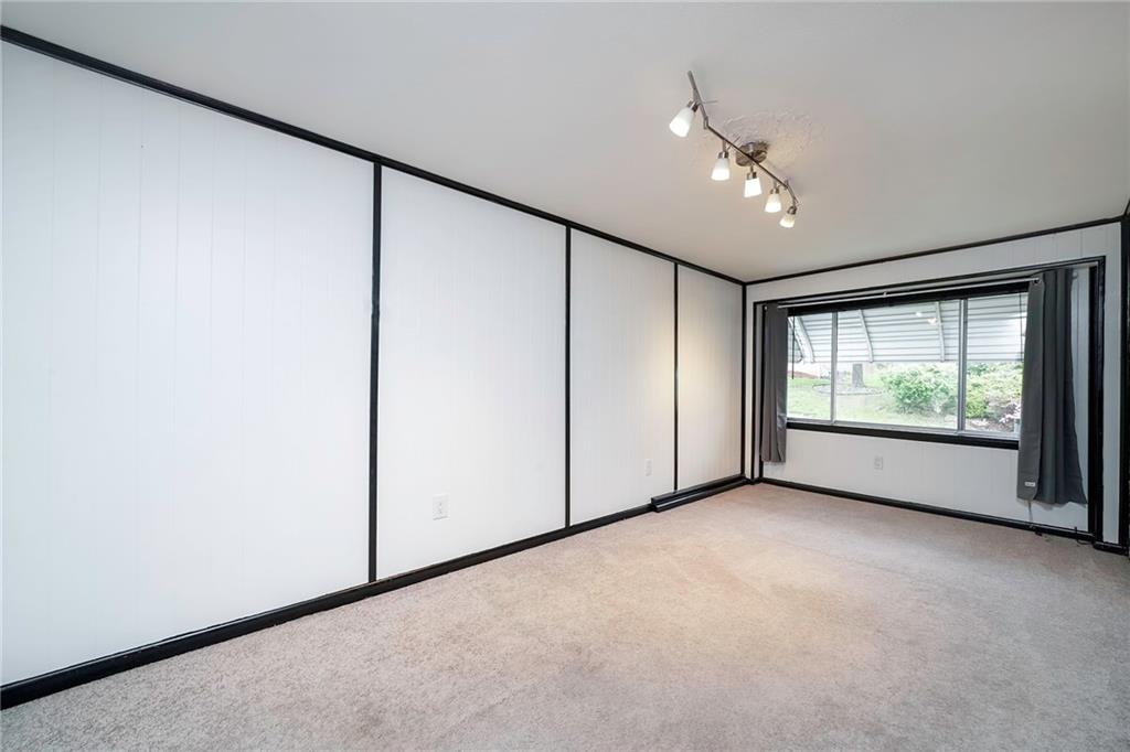 1800 Devonshire Road Coraopolis, PA 15108 - Photo 10 of 24 Gallery Image 10