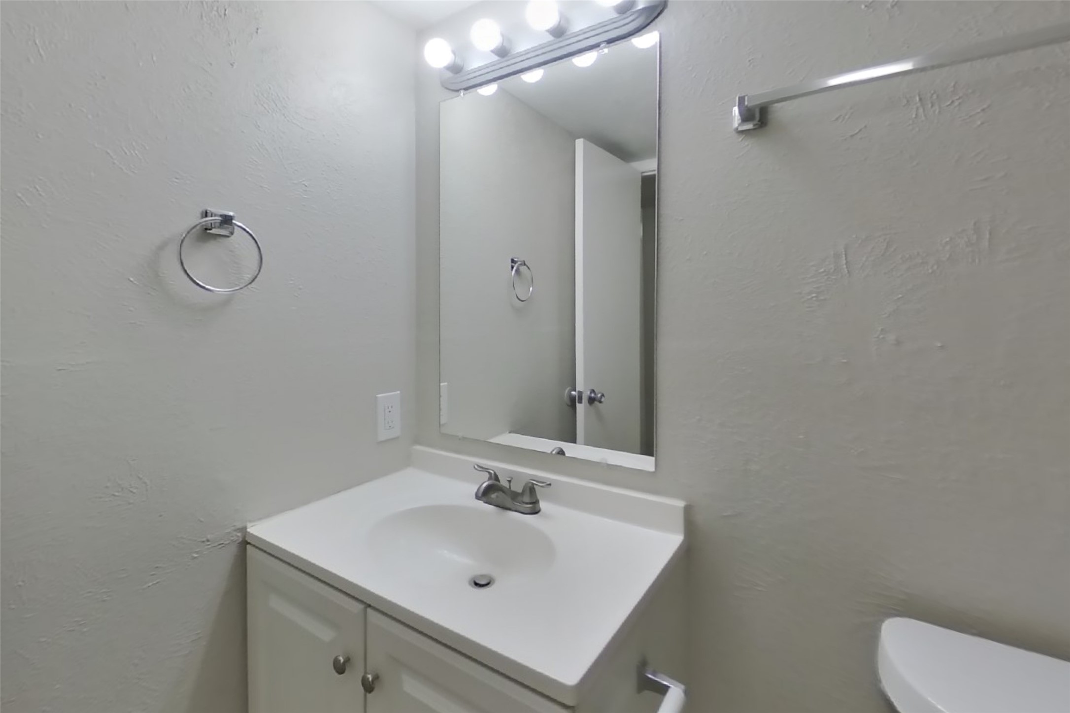 5030 Ridgecreek Drive Houston, TX 77053 - Photo 13 of 15