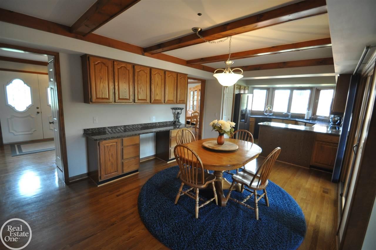 2025 Ridgefield Court Rochester Hills, MI 48306 - Photo 8 of 30