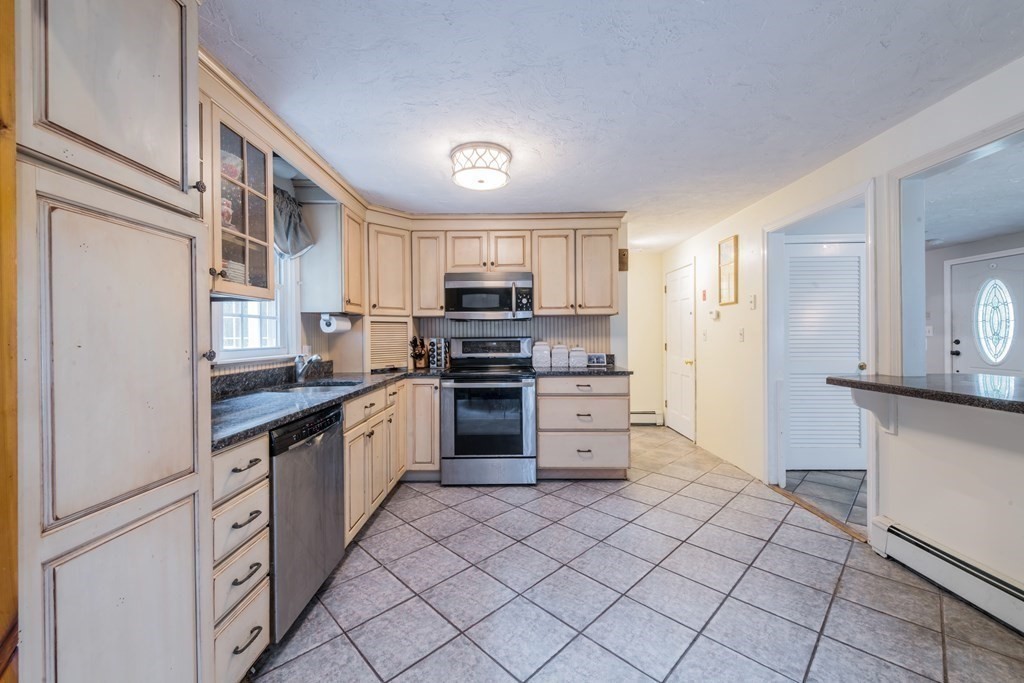 15 Lafayette Road Plymouth, MA 02360 - Photo 7 of 33 Gallery Image 7
