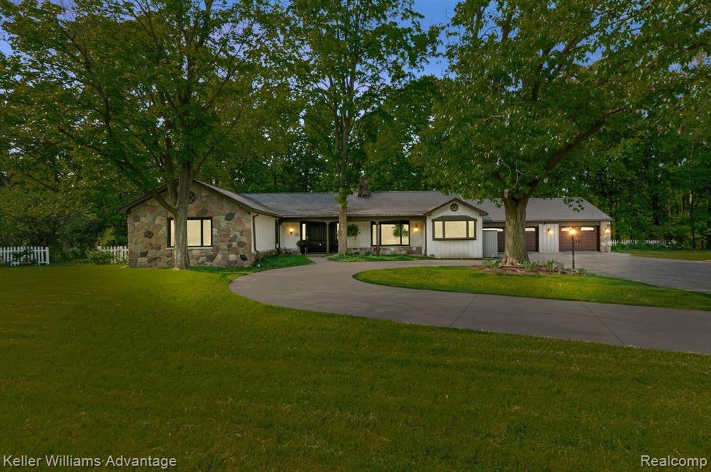 33770 Quaker Valley Road Farmington Hills, MI 48331 - Photo 1 of 31