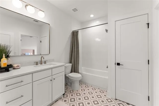 $825,000 | 338 Sugarview Road, Sugar Hill, GA 30518