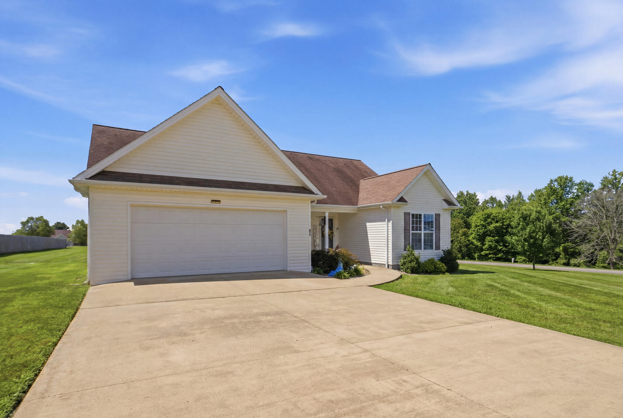 273 Ridgefield Drive Liberty, KY 42539 - Photo 3 of 43 2_dsc03618_reedit_cbe00098