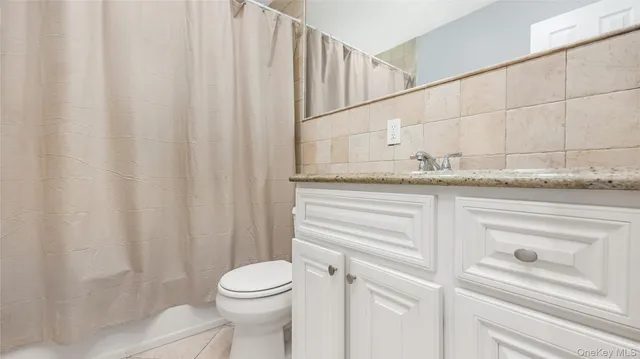 $550,000 | 147 West Hampton Road, Lindenhurst, NY 11757