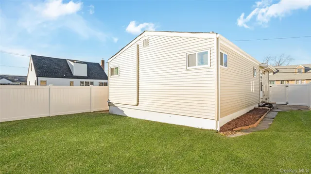 $550,000 | 147 West Hampton Road, Lindenhurst, NY 11757