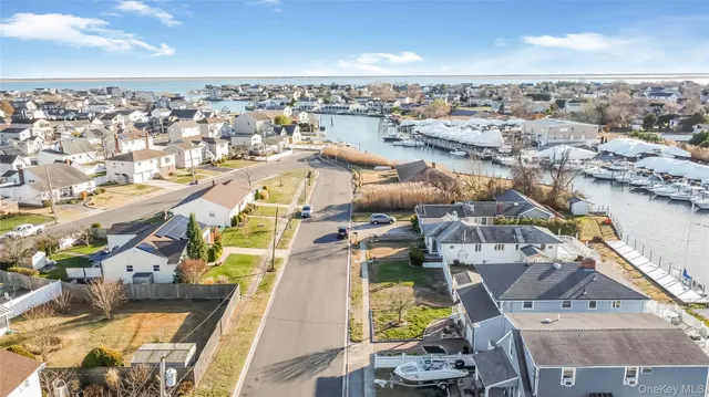 $550,000 | 147 West Hampton Road, Lindenhurst, NY 11757