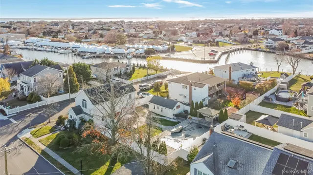 $550,000 | 147 West Hampton Road, Lindenhurst, NY 11757