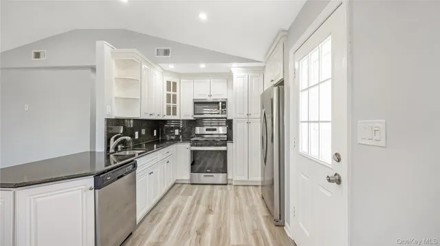 $550,000 | 147 West Hampton Road, Lindenhurst, NY 11757