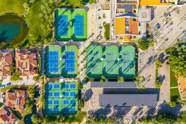 a view of a bird bath