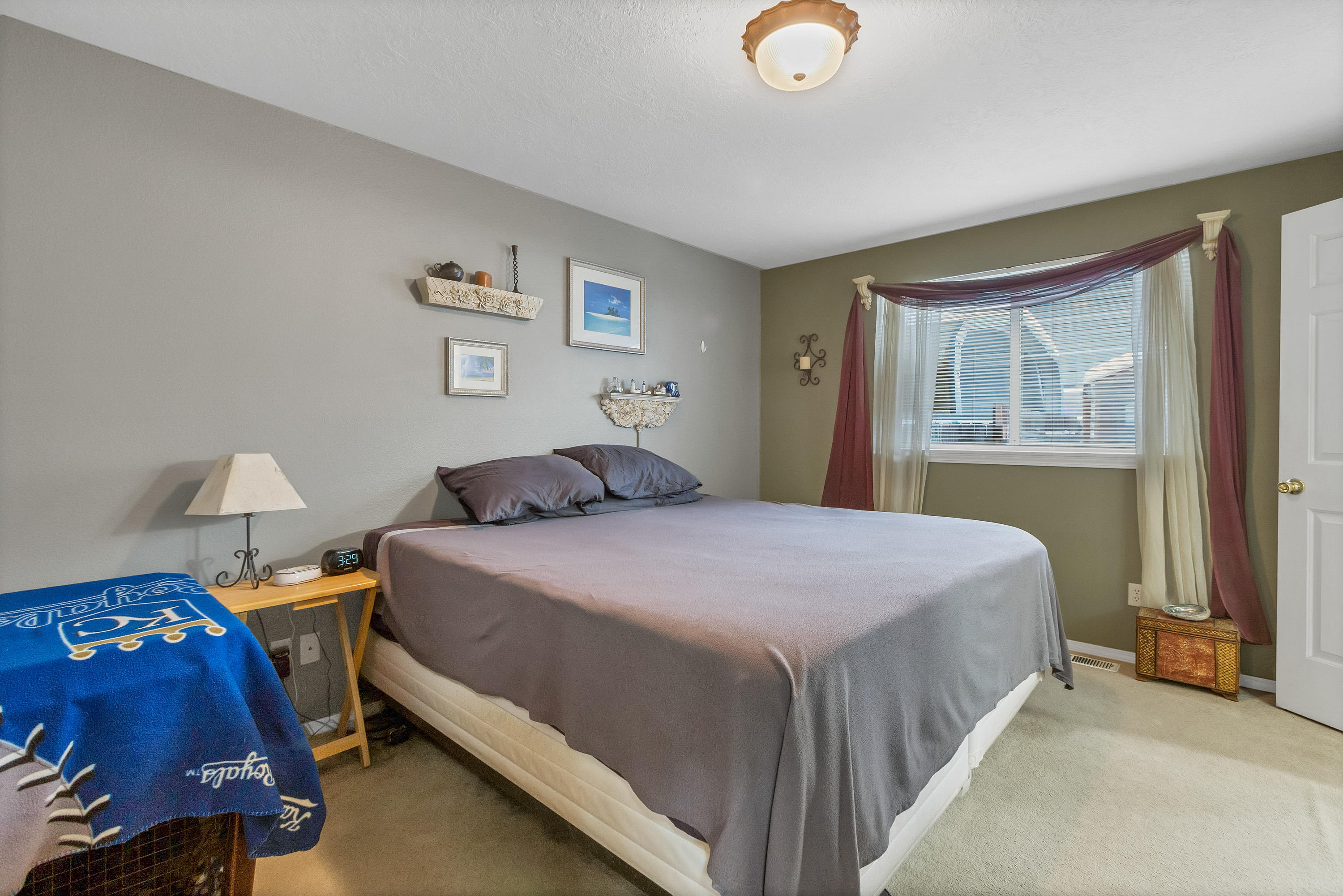 20782 Gallop Road Bend, OR 97701 - Photo 19 of 27 Master bedroom. This is a king size bed.