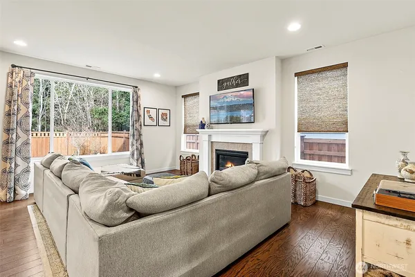 $740,000 | 18001 131st Street East, Bonney Lake, WA 98391