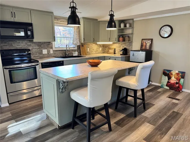 $298,900 | 24620 Frontier Trail, Warrenton, MO 63383