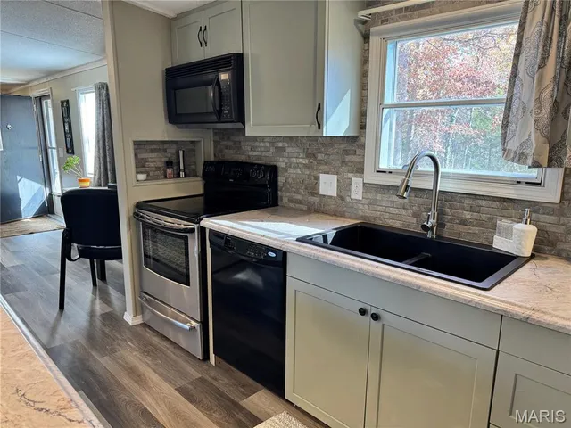 $298,900 | 24620 Frontier Trail, Warrenton, MO 63383