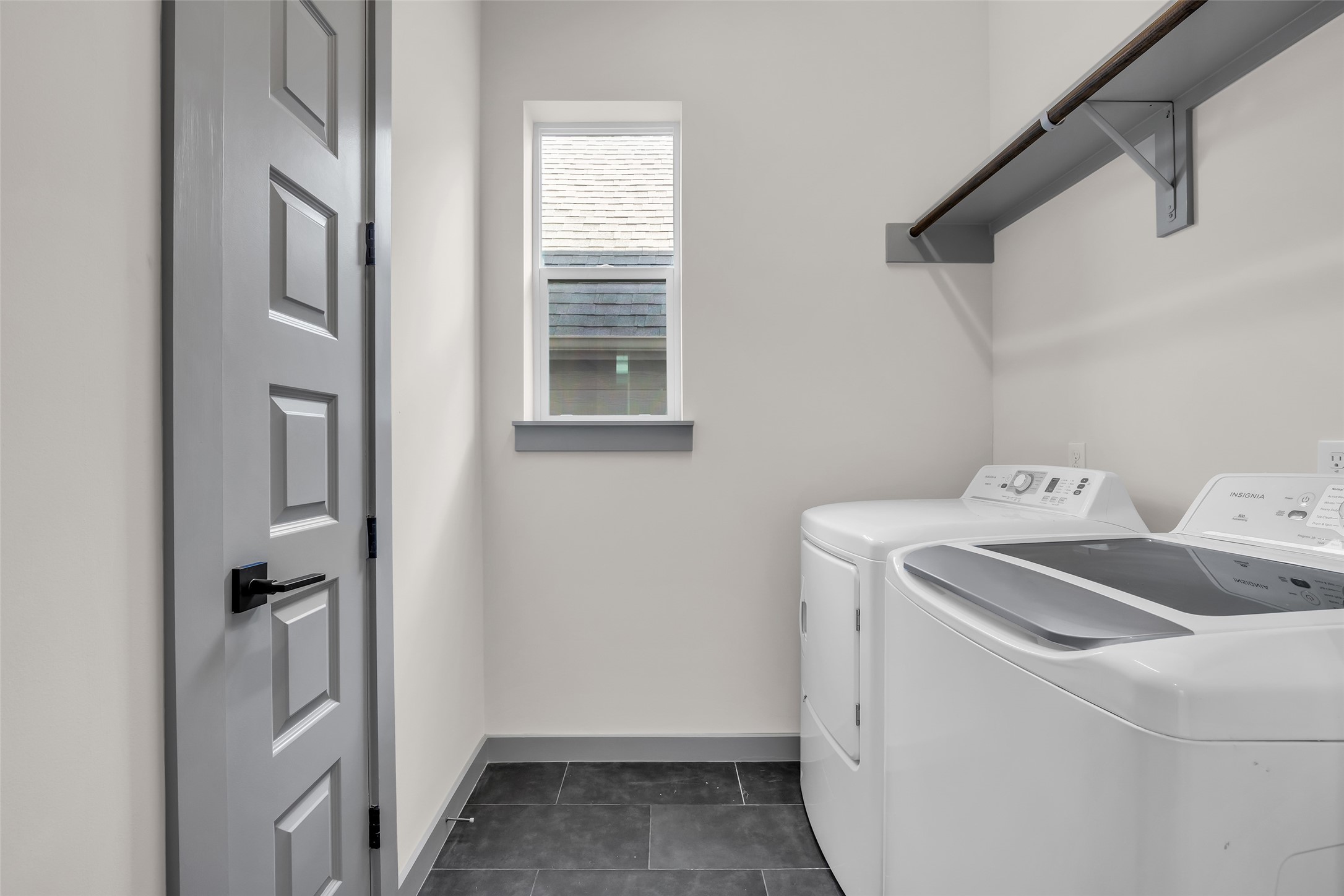1207 East 28th Street Houston, TX 77009 - Photo 27 of 38 a utility room with dryer and washer