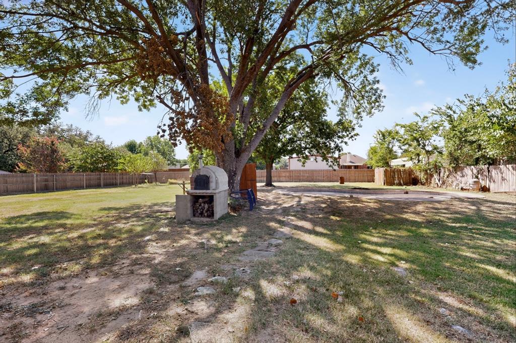 613 Overhill Road Granbury, TX 76048 - Photo 37 of 39 Gallery Image 37