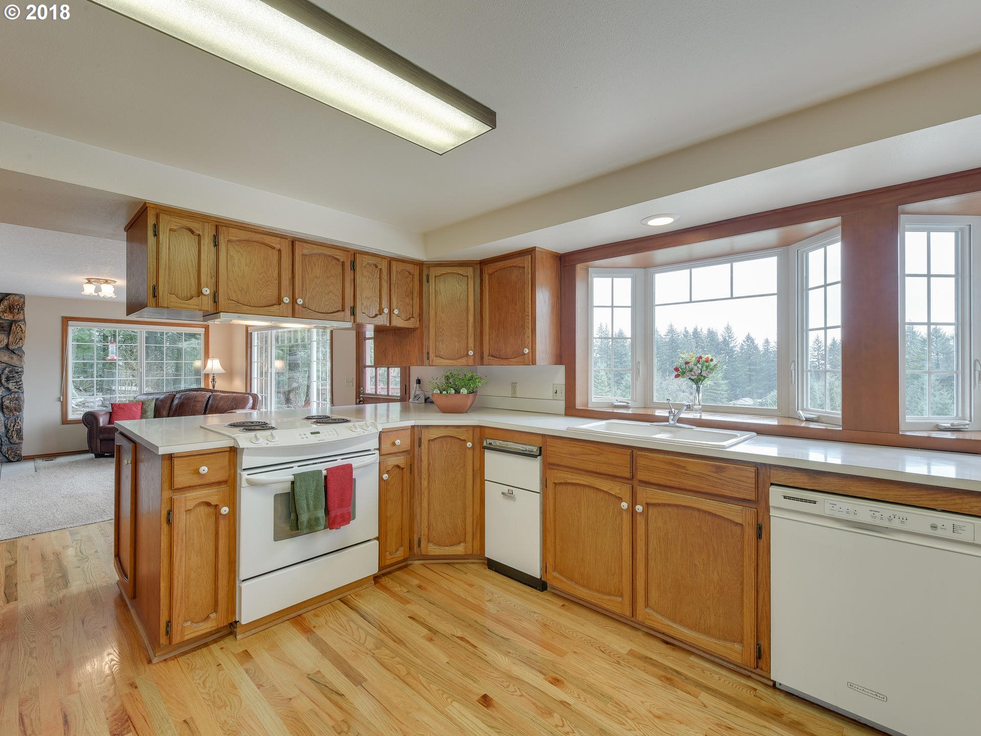 26785 Southwest Neill Road Newberg, OR 97132 - Photo 7 of 32 Gallery Image 7