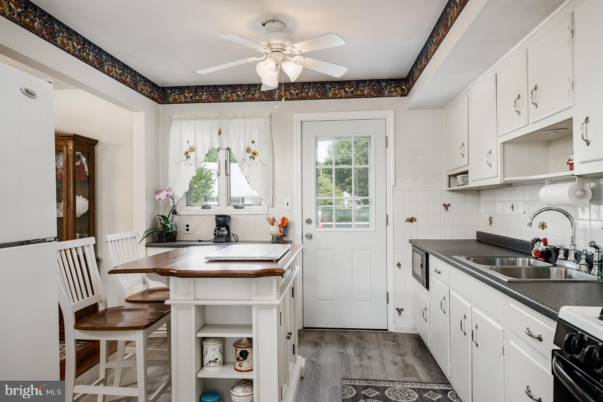 227 George Dye Road Trenton, NJ 08690 - Photo 7 of 28