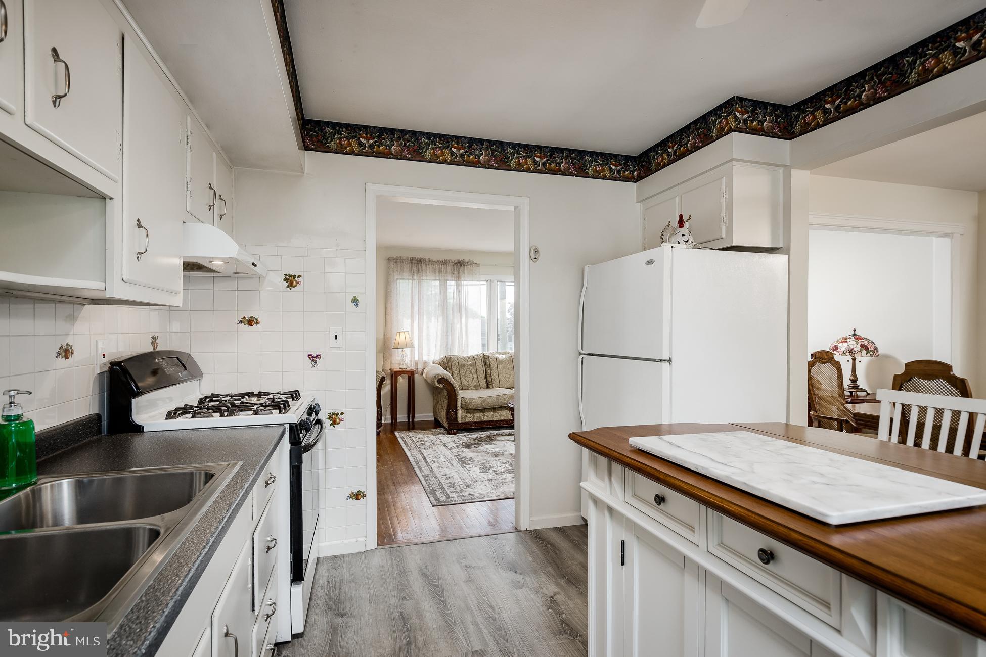 227 George Dye Road Trenton, NJ 08690 - Photo 8 of 28