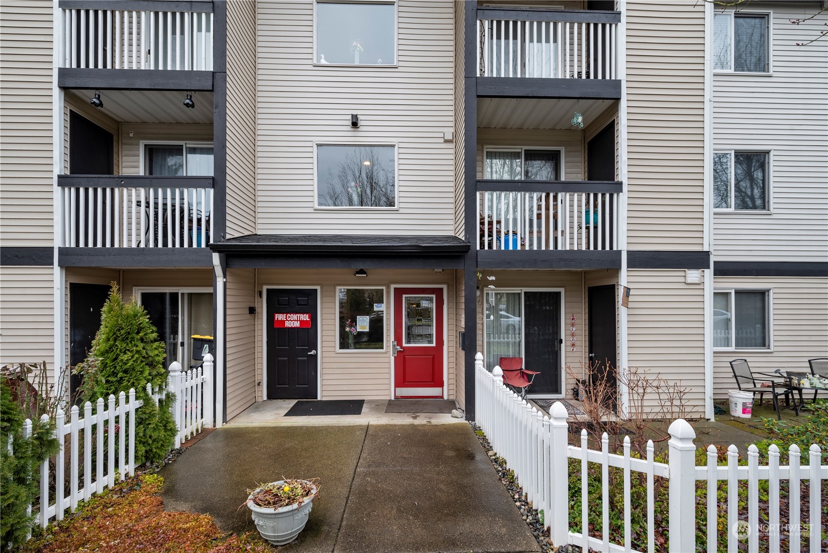 16517 Currie Road Southeast, Unit B202 Monroe, WA 98272 - Photo 2 of 25 Gallery Image 2