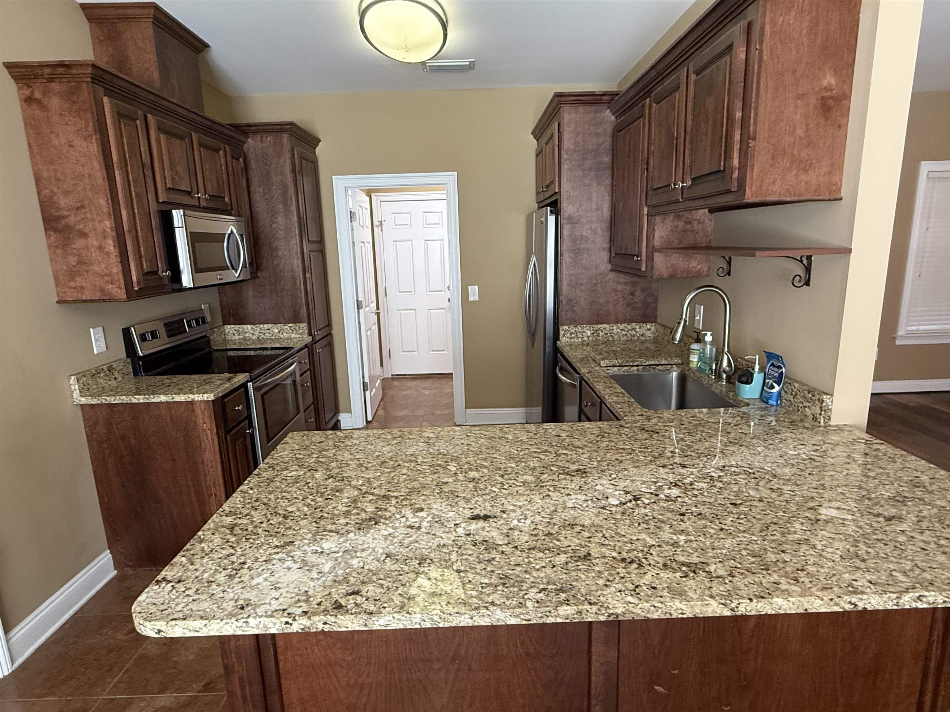 8615 Gale Rowe Lane Fairhope, AL 36532 - Photo 2 of 24 Kitchen