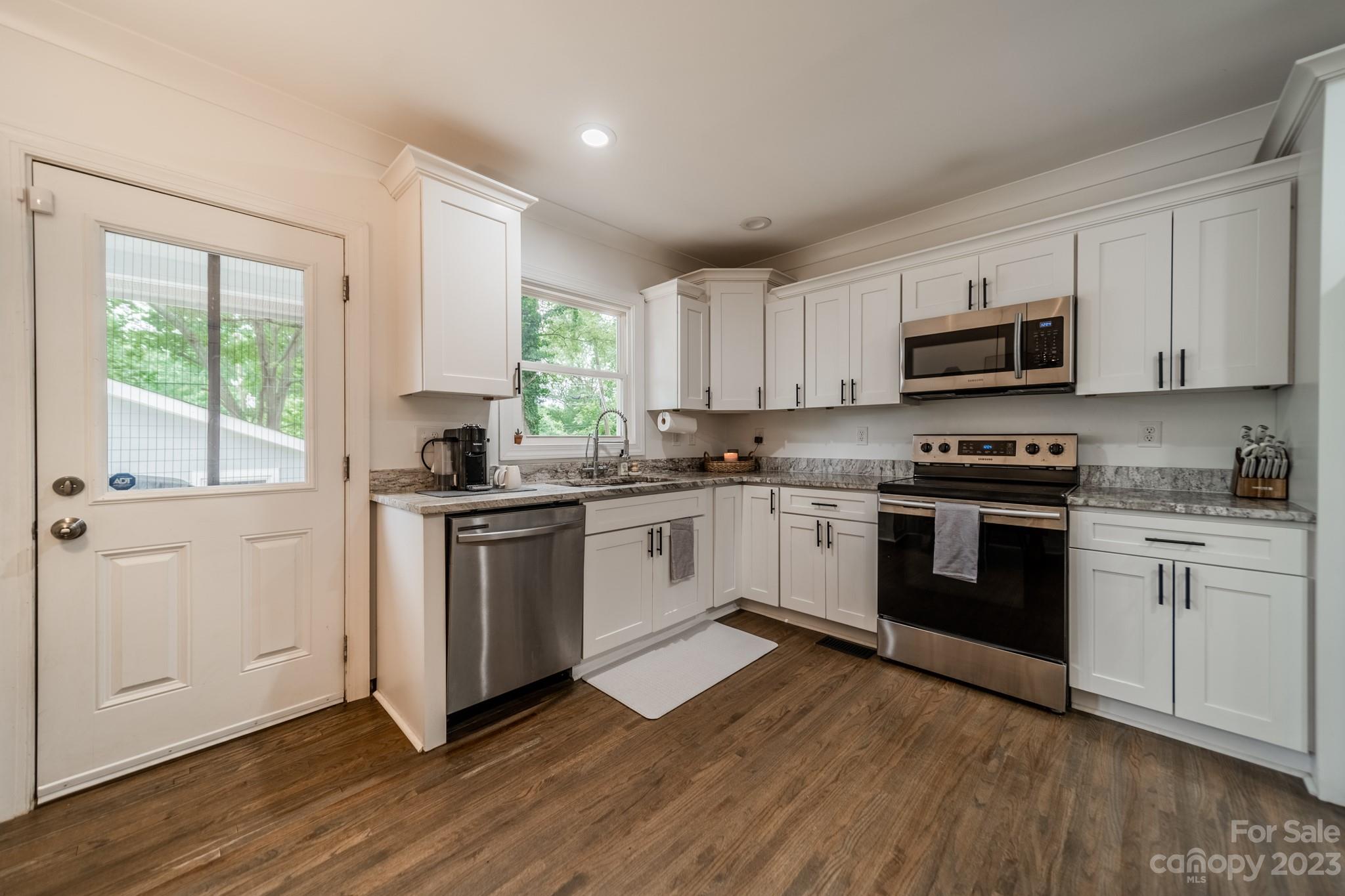 1355 Bethel Road Charlotte, NC 28208 - Photo 7 of 37 Gallery Image 7