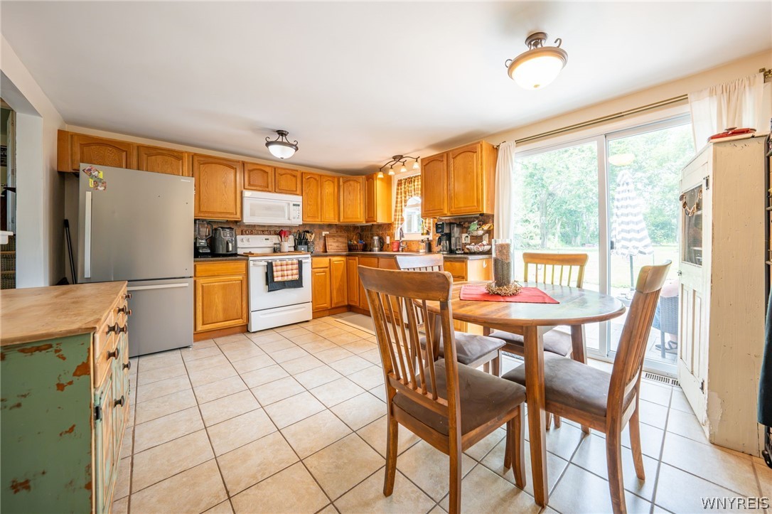 2573 Pratt Road Pembroke, NY 14020 - Photo 9 of 48 Gallery Image 9