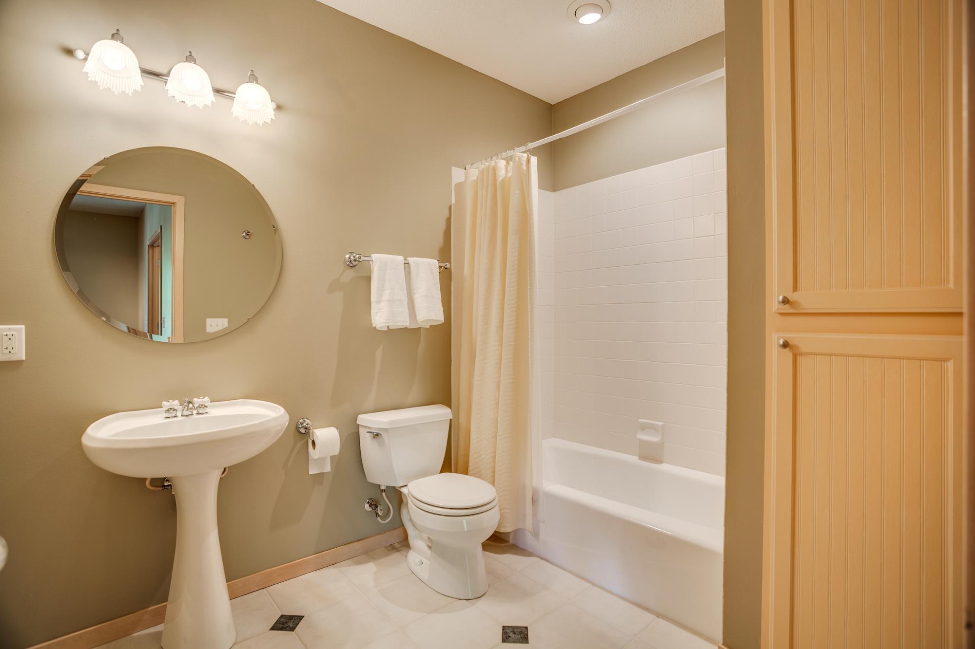 7089 Crowne Oak Road Eden Prairie, MN 55344 - Photo 40 of 58 Gallery Image 40