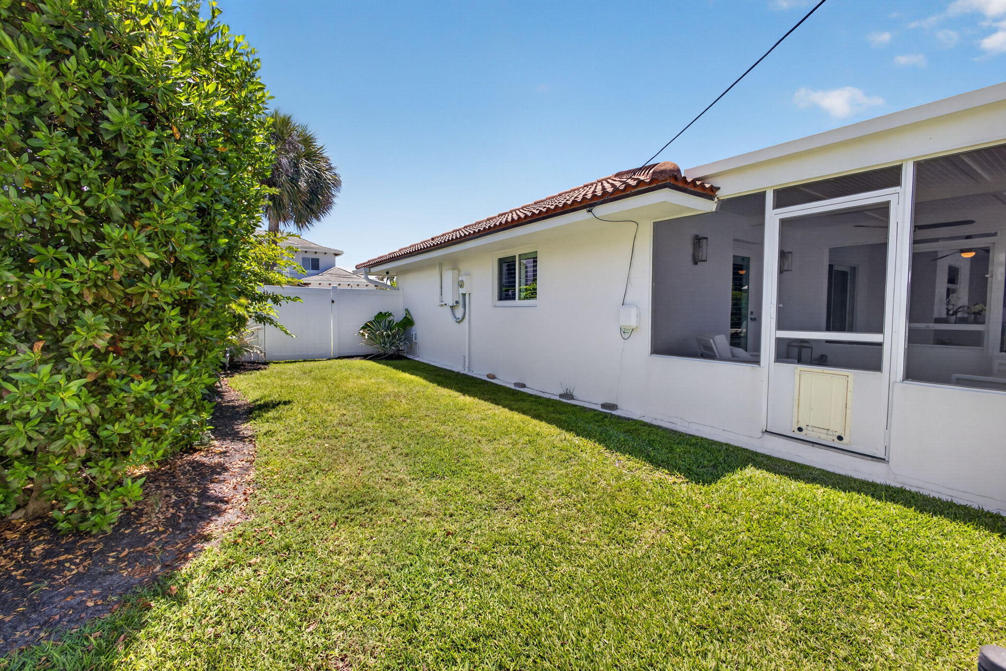 1160 Coral Way Singer Island, FL 33404 - Photo 44 of 62 SIDE YARD
