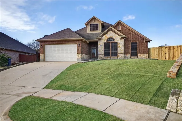 $419,000 | 313 Nutmeg Court, Burleson, TX 76028
