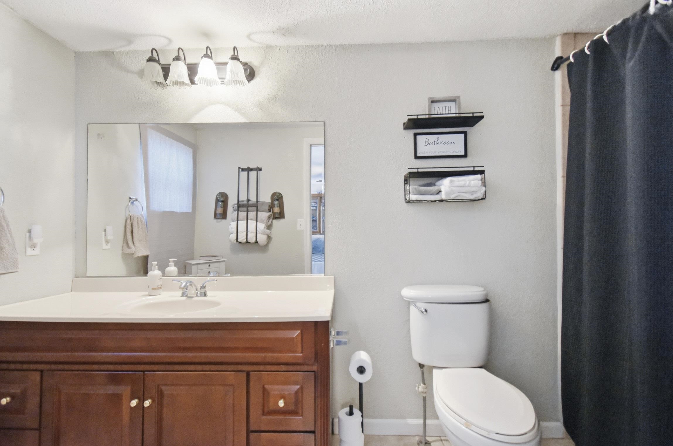 933 Northeast Fir Street Pinetta, FL 32350 - Photo 9 of 37