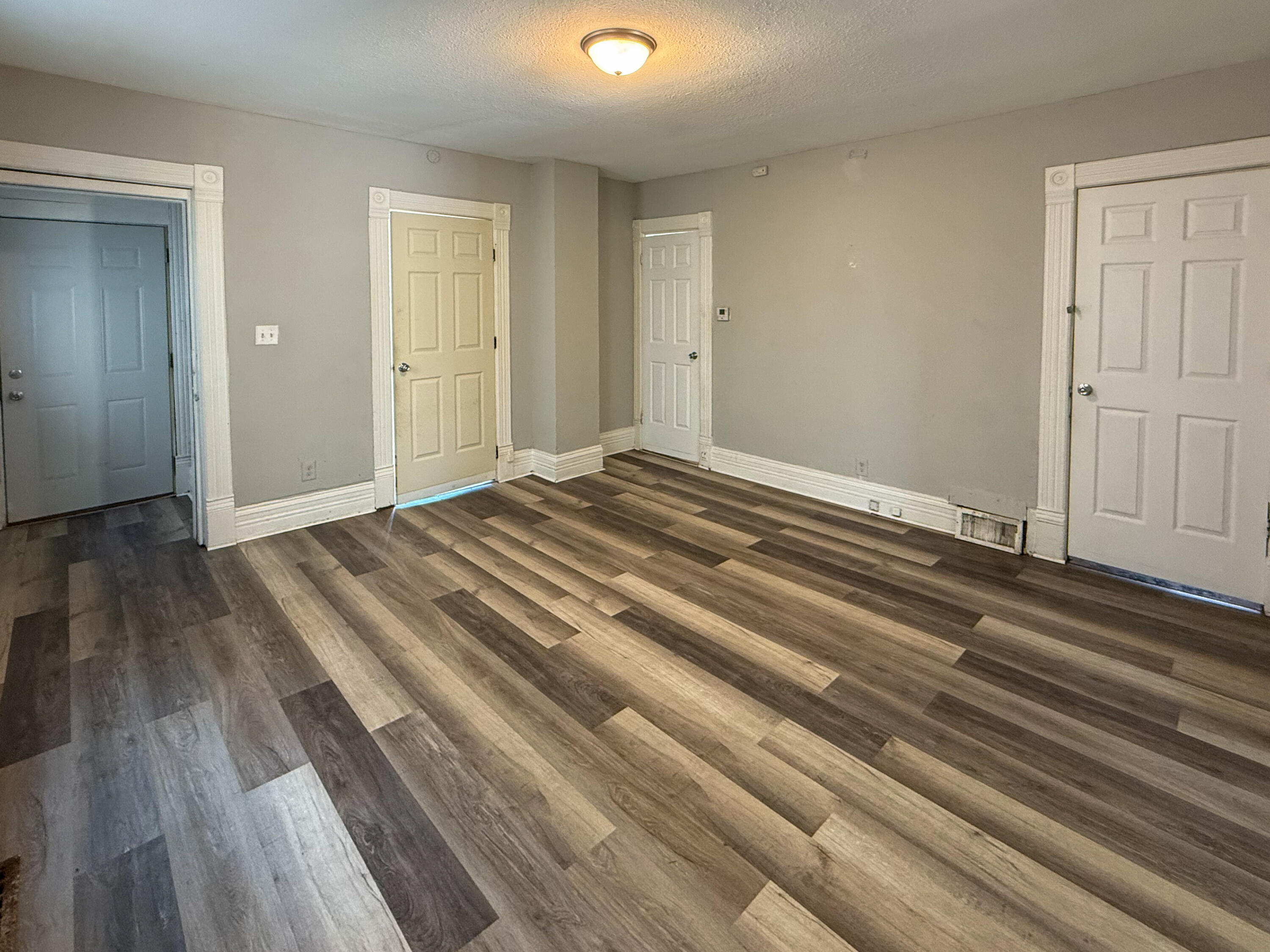 2346 North 18th Street Milwaukee, WI 53206 - Photo 2 of 11 IMG_5589