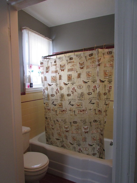 37 Circuit Avenue East Worcester, MA 01603 - Photo 14 of 40