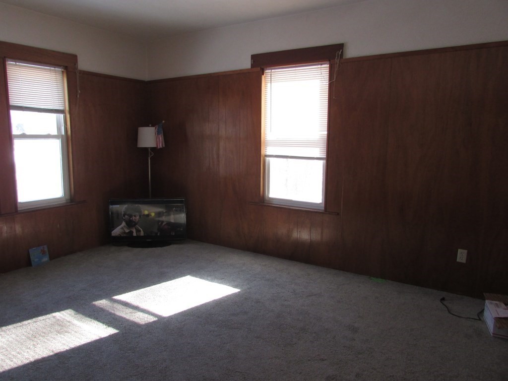 37 Circuit Avenue East Worcester, MA 01603 - Photo 26 of 40