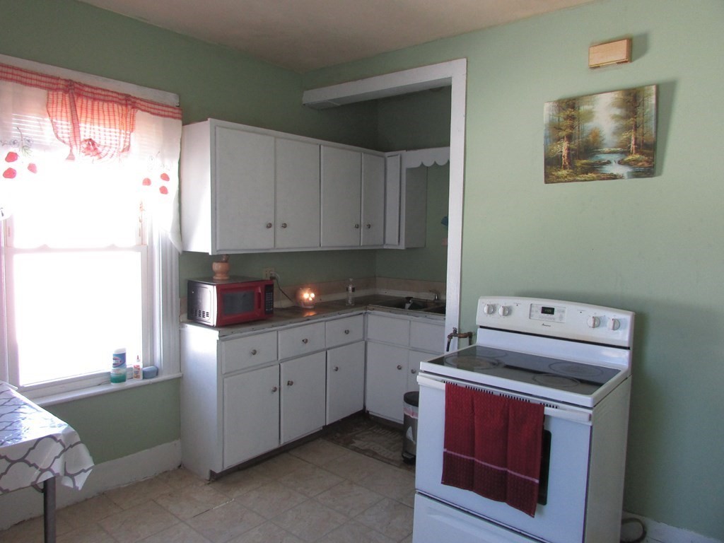 37 Circuit Avenue East Worcester, MA 01603 - Photo 28 of 40