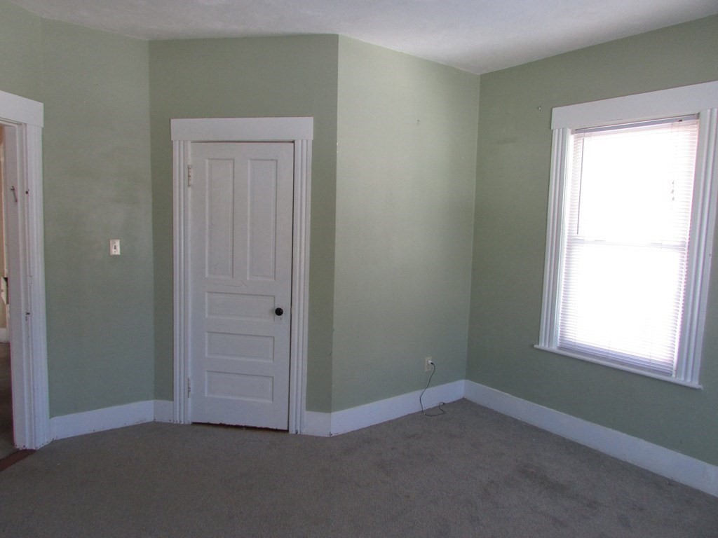 37 Circuit Avenue East Worcester, MA 01603 - Photo 31 of 40