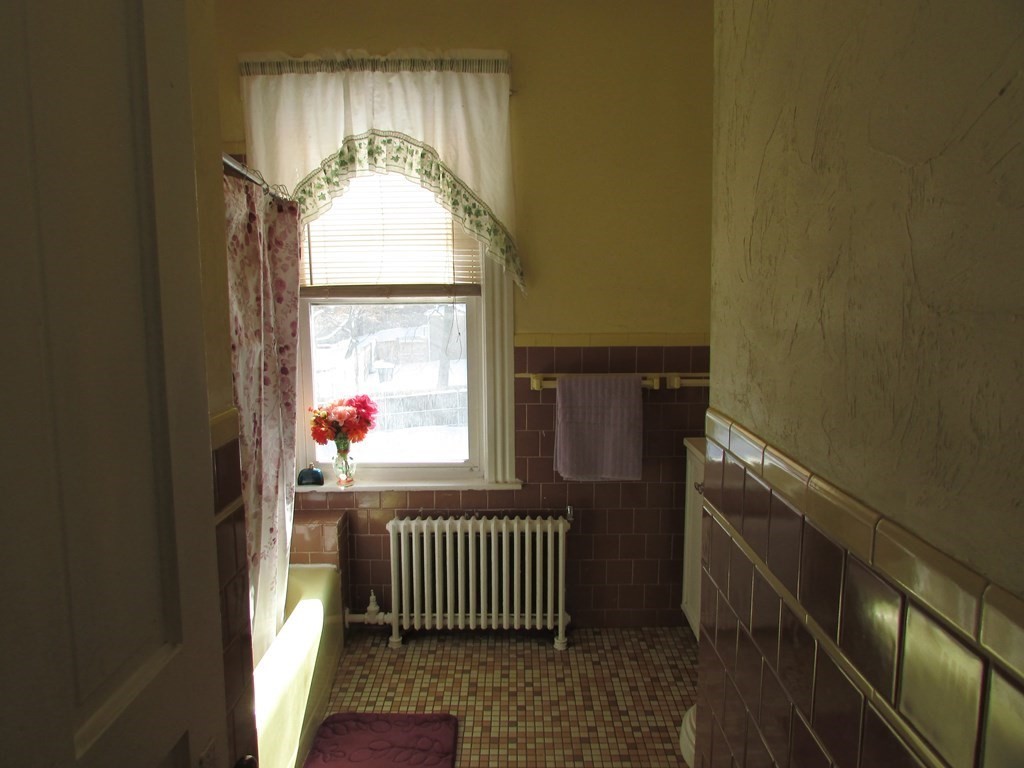 37 Circuit Avenue East Worcester, MA 01603 - Photo 38 of 40