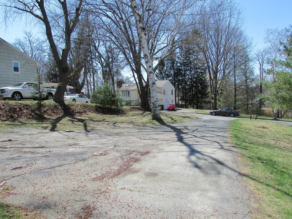 37 Circuit Avenue East Worcester, MA 01603 - Photo 6 of 40